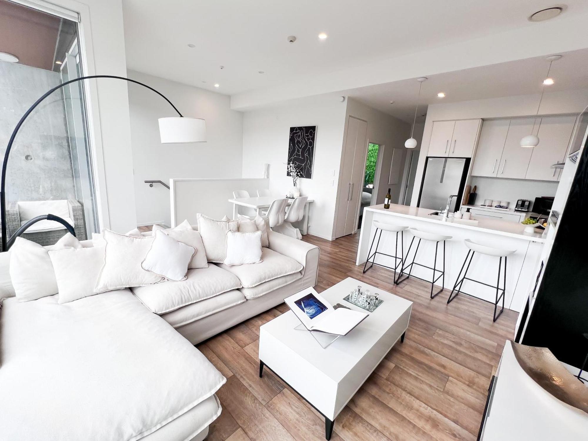 Luxury 2 Bedroom Apartment With Cocktail Bar And Espresso Machine Auckland Bagian luar foto